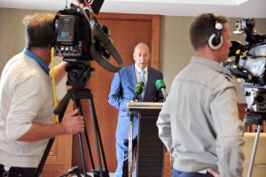 The Mayor of Cork County Cllr. Alan Coleman who resigned from the Fianna Fáil party in Cork yesterday speaking at his press conference at the Kingsley Hotel, Cork. Photo COPYRIGHT: Billy macGill