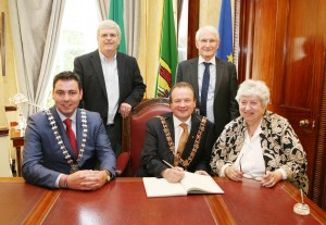 At Cork City Hall Rosemary O'Neill, Daughter of the Late Tip O'Neill, Speaker of the US House of Congress paid a courtesy call to City Hall in the Presence of Ard Mheara Corcaigh, Cllr. Chris O'Leary, Cork County Mayor Cllr. John Paul O'Shea, Manus O'Callaghan and Michael O'Neill. Picture, Tony O'Connell Photography.